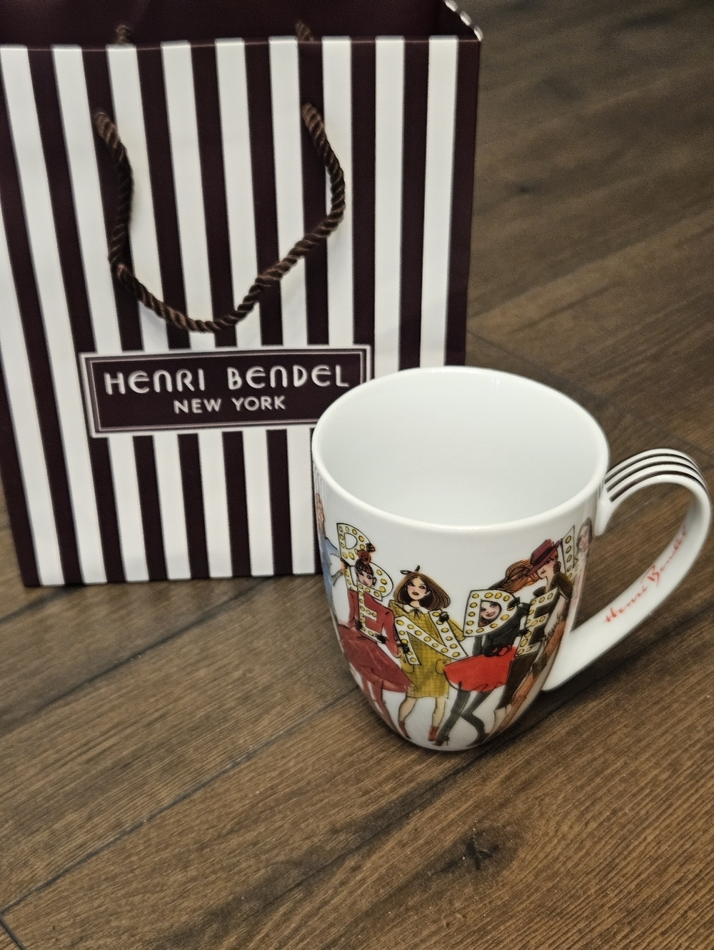 Henri Bendel White Ceramic 'Bendel' Graphic Bendel Girl Mug + Handle Shopper Bag